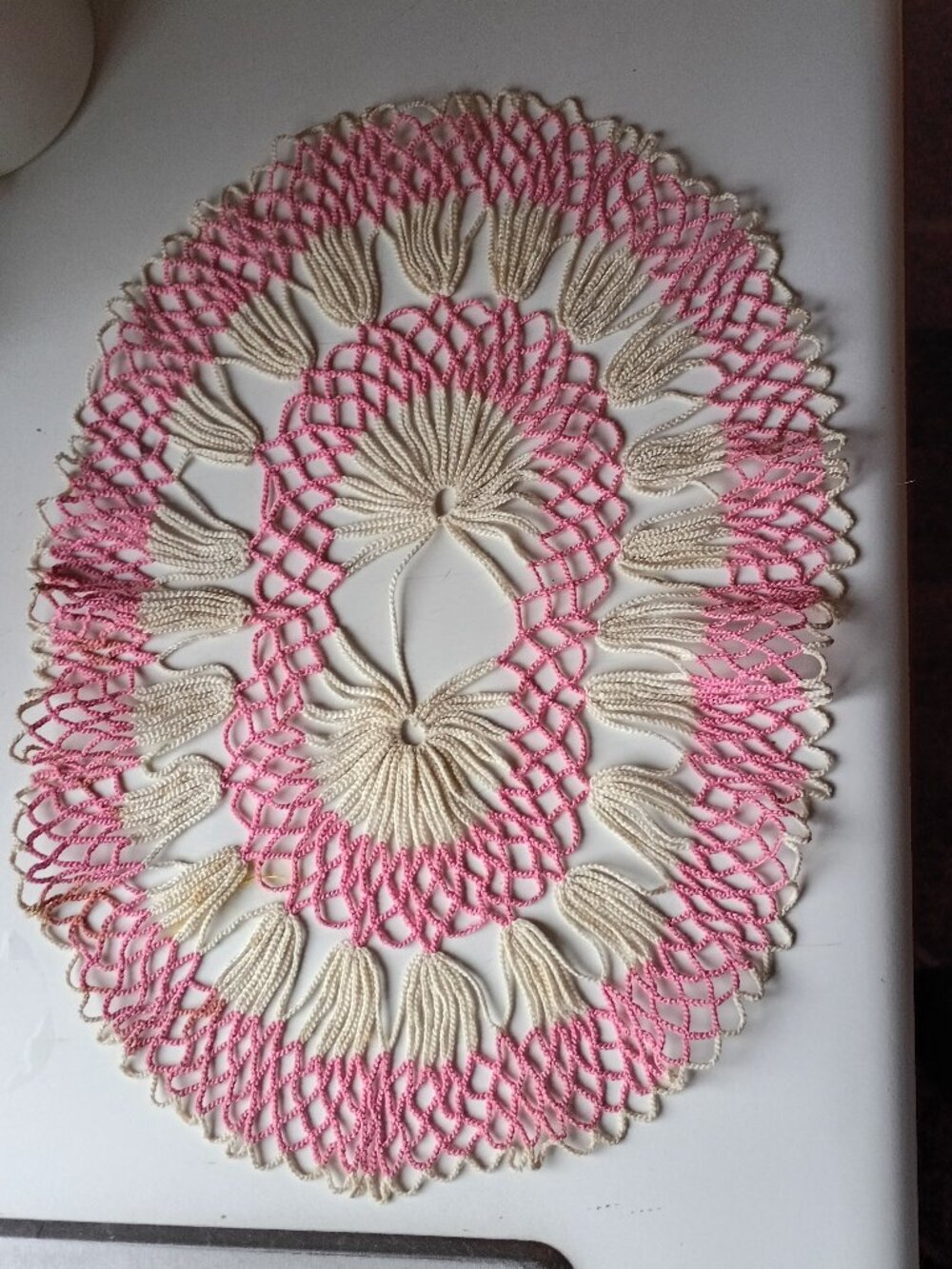 Doily Crochet 16 in x 11 1/2 in
